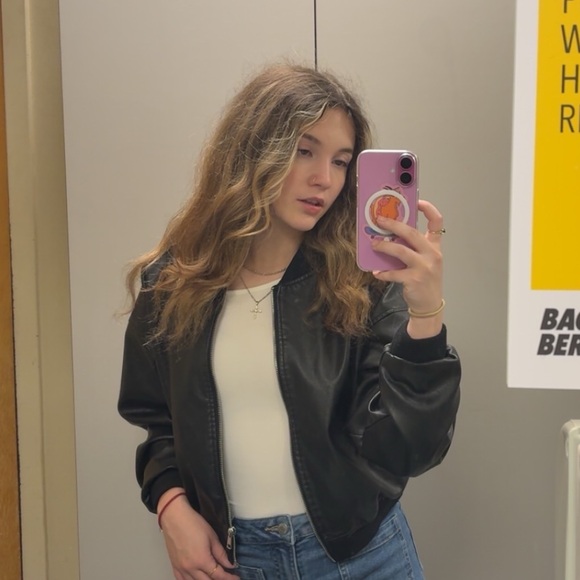 Meet your Posher, Maddie - Picture 2 of 3